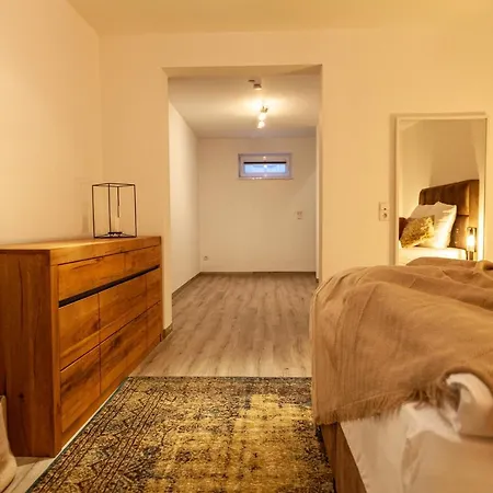 Nidusrooms: * Hockenheim